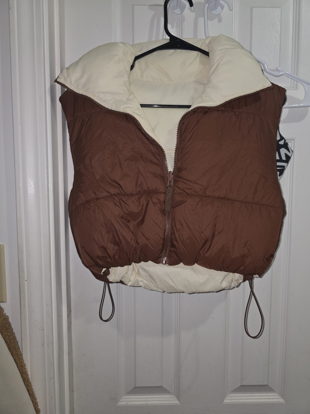 Love Tree Brown & Cream Reversible Cropped Puffer Vest - Women